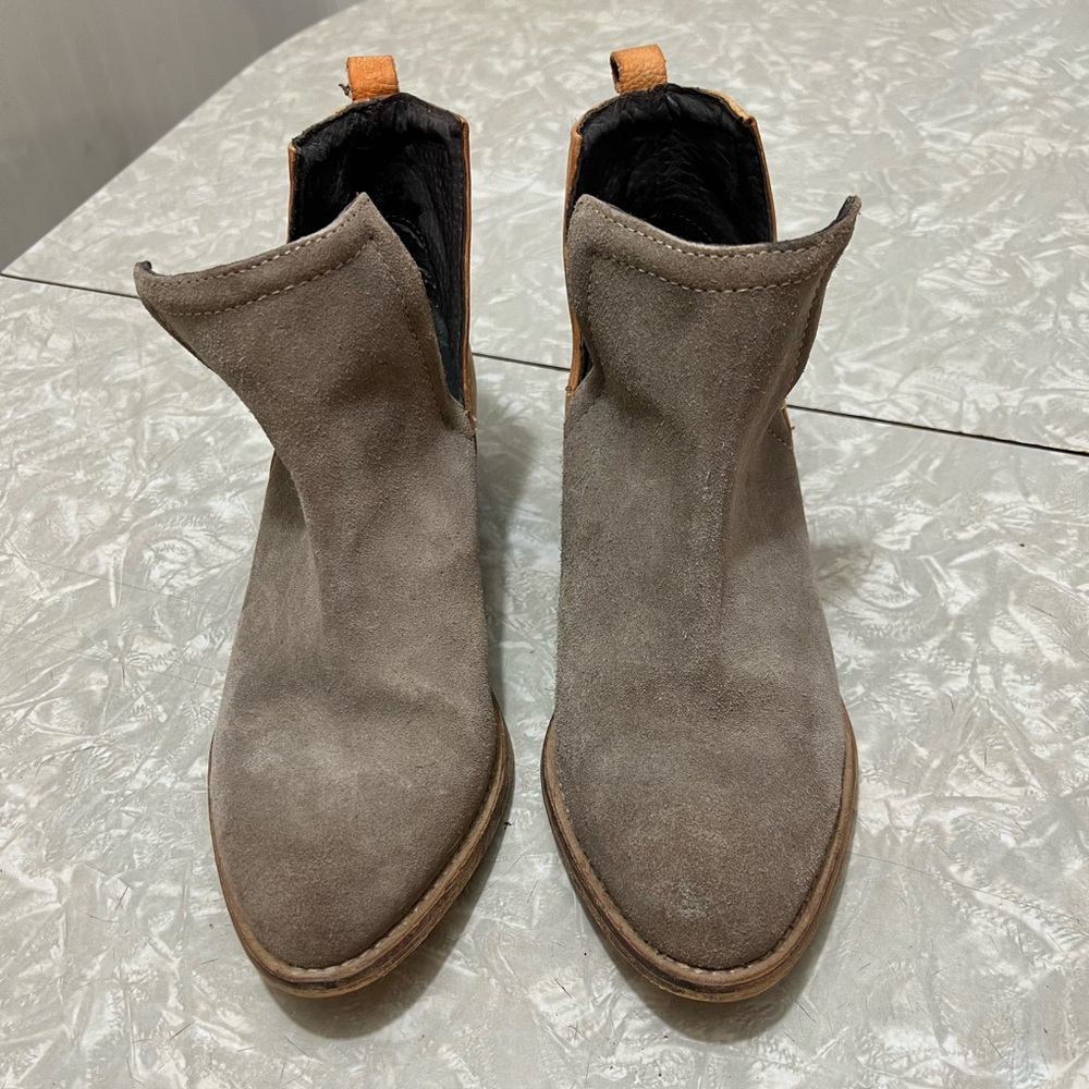 Grey Booties - Picture 2 of 9